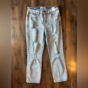 NWT Abercrombie Mid Rise Boyfriend Jeans 26 Distressed Light Wash Raw Hem
